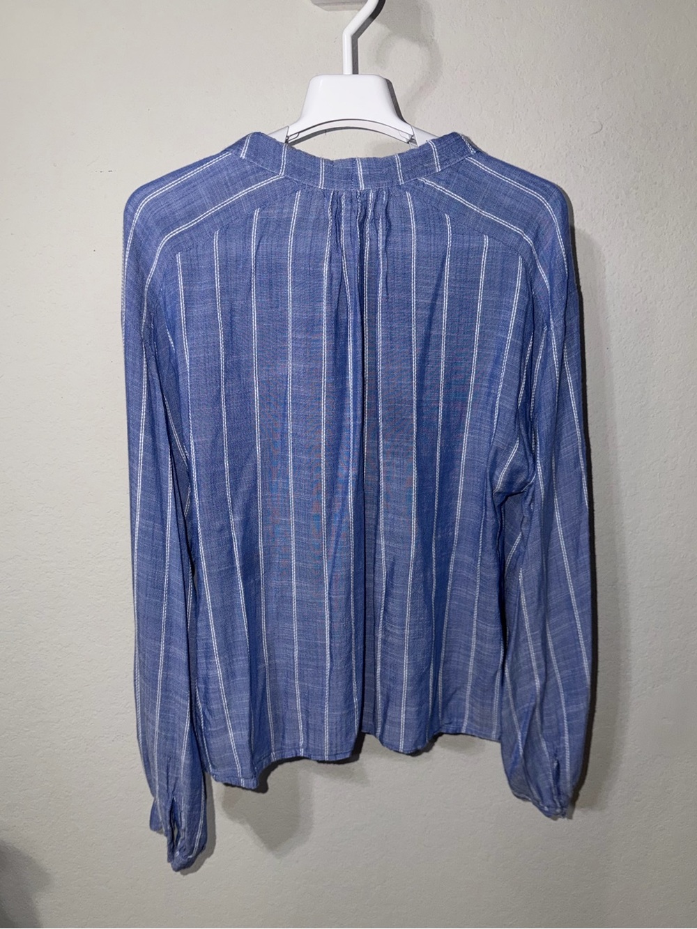 Evereve Tie Blouse Small - Picture 3 of 9